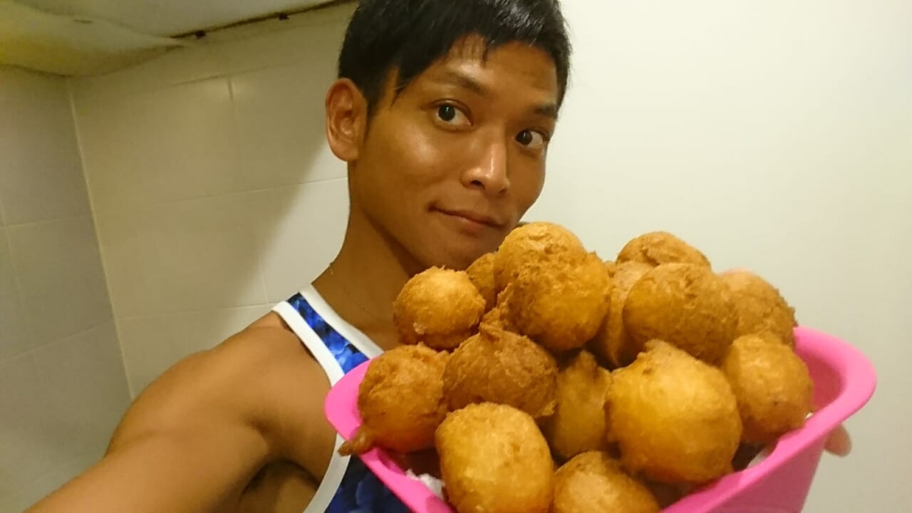 サーターアンダギーをもって
