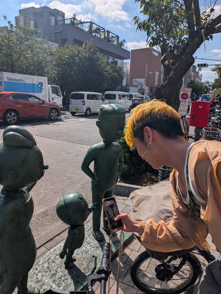 サザエさん一家の像